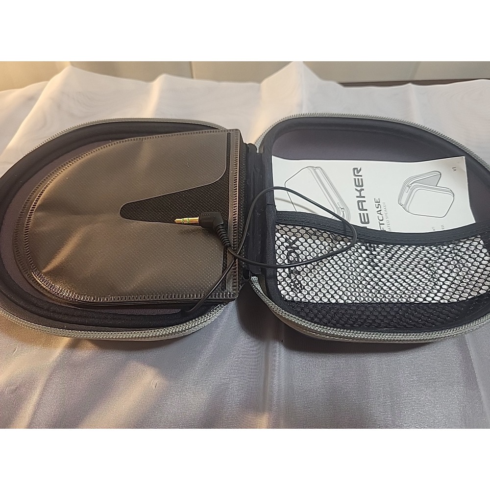TDK Out Loud 12 CD Carrying Case w/Integrated Portable Speaker Works Great Vtg